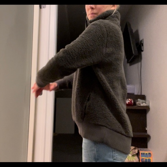 1/4 Zip Sherpa - Picture 5 of 6